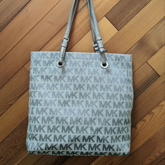 Michael Kors tote purse - Picture 3 of 5